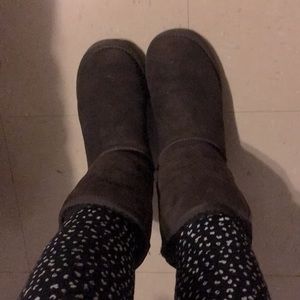 Ugg’s brown boots